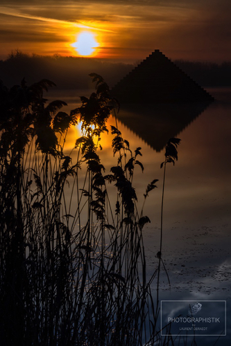 2016 - La pyramide des Etangs de Cergy
70MM_F19_1.6S 2016 - La pyramide des Etangs de Cergy
70MM_F19_1.6S